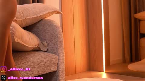 Vanessa Simon online show from March 26, 2026, 6:08 am