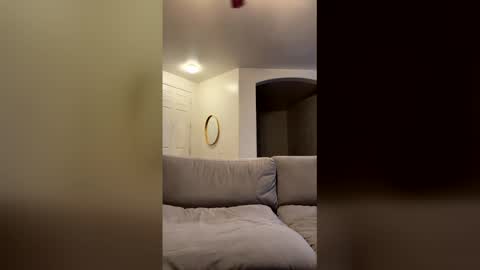 vanessavera02 online show from January 6, 2026, 4:49 am