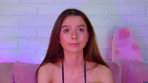 VanessaVienne online show from April 6, 2026, 4:41 pm