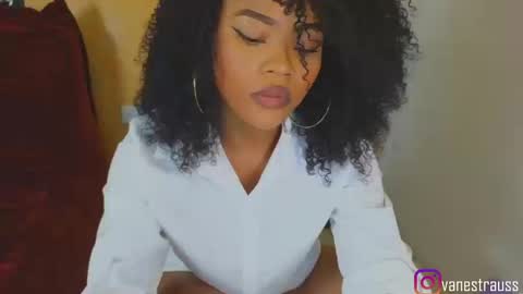 Snapshot of vanestrauss chatting on November 14, 2025, 8:18 pm New account follow me online show from November 14, 2025, 8:18 pm