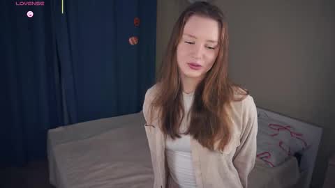 Luna online show from November 24, 2025, 6:18 pm