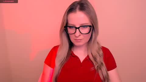 Mia online show from March 20, 2026, 7:08 pm