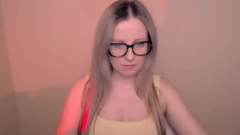 Mia online show from April 5, 2026, 6:16 pm