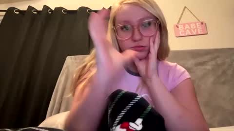 vanillapuddingpie online show from January 6, 2025, 5:19 am