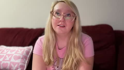 vanillapuddingpie online show from January 30, 2025, 11:45 pm