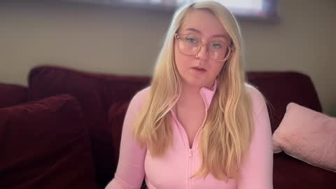 vanillapuddingpie online show from February 3, 2025, 4:52 pm