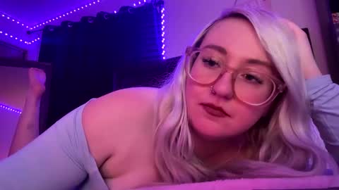 vanillapuddingpie online show from April 11, 2026, 1:21 am