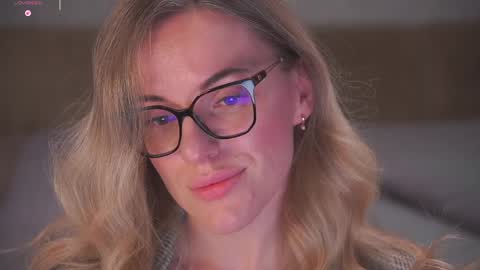 Sophie online show from April 3, 2026, 10:41 pm