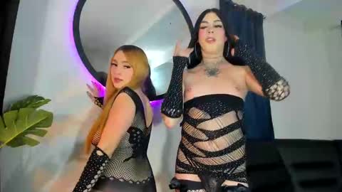 Snapshot of vanne_horny77 chatting on October 18, 2025, 5:10 am Vanessa online show from October 18, 2025, 5:10 am