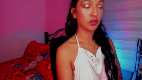 vannegoddess online show from December 2, 2025, 3:01 am