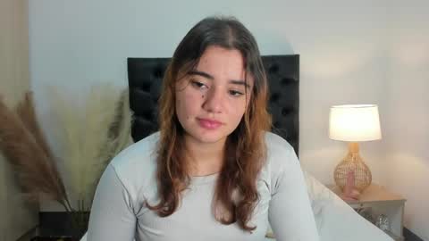 Vannesa online show from April 18, 2026, 11:05 pm