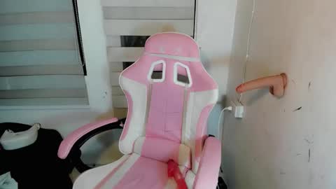 VANNESA online show from November 26, 2025, 5:19 am