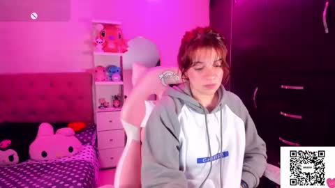 Vanesa online show from February 23, 2026, 7:55 pm