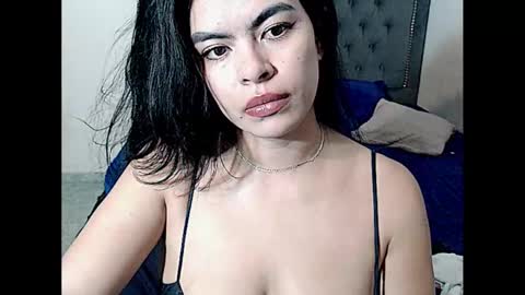 Vannesa online show from December 3, 2024, 2:03 am