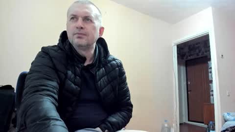 vano_822 online show from November 18, 2025, 6:01 pm