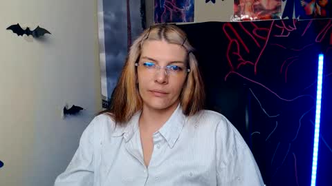 Snapshot of vanrey_ chatting on June 4, 2026, 7:03 am Vanessa online show from June 4, 2026, 7:03 am