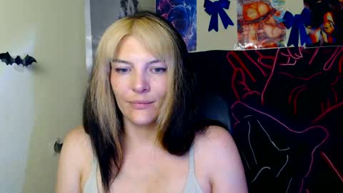 Snapshot of vanrey_ chatting on June 18, 2026, 9:14 am Vanessa online show from June 18, 2026, 9:14 am