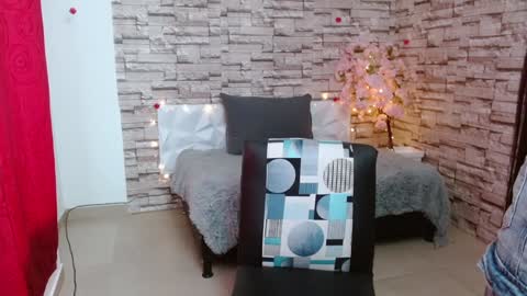 Snapshot of vanse_lust chatting on December 12, 2024, 9:58 pm Karuna online show from December 12, 2024, 9:58 pm