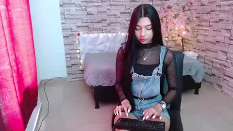 Snapshot of vanse_lust chatting on January 6, 2025, 7:35 pm Karuna online show from January 6, 2025, 7:35 pm