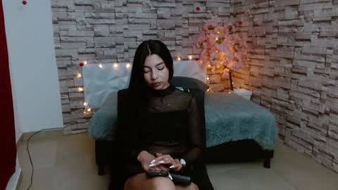 Snapshot of vanse_lust chatting on January 7, 2025, 1:38 am Karuna online show from January 7, 2025, 1:38 am