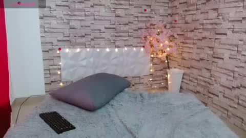 Snapshot of vanse_lust chatting on February 9, 2025, 10:00 pm Karuna online show from February 9, 2025, 10:00 pm