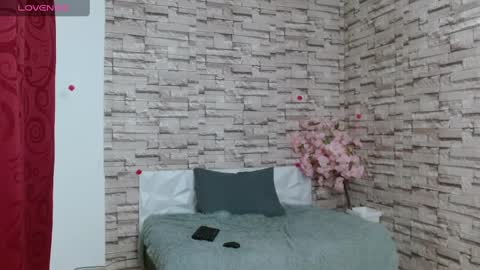 Snapshot of vanse_lust chatting on February 13, 2025, 12:24 am Karuna online show from February 13, 2025, 12:24 am