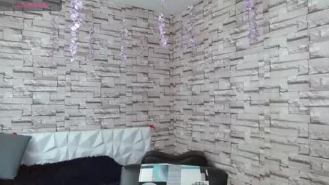 Snapshot of vanse_lust chatting on September 30, 2025, 7:52 pm Karuna online show from September 30, 2025, 7:52 pm