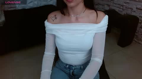 Snapshot of vanse_lust chatting on October 4, 2025, 10:41 pm Karuna online show from October 4, 2025, 10:41 pm