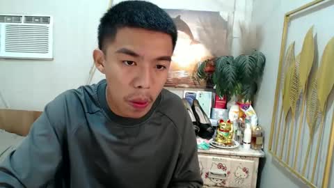 Snapshot of vanxxx2005 chatting on February 23, 2025, 5:18 pm vanxxx2005 online show from February 23, 2025, 5:18 pm