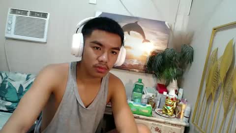 Snapshot of vanxxx2005 chatting on February 25, 2025, 9:24 pm vanxxx2005 online show from February 25, 2025, 9:24 pm