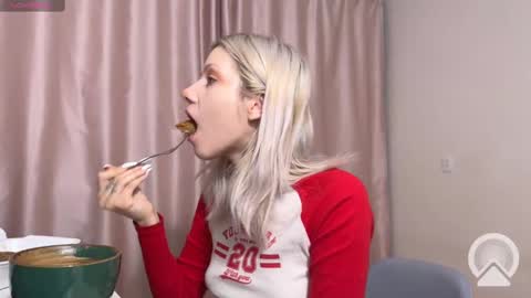 Snapshot of vasya_sylvia chatting on March 1, 2025, 6:35 am Vasya Sylvia online show from March 1, 2025, 6:35 am