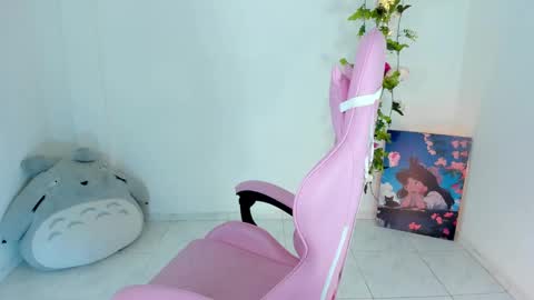 vaura222 online show from December 8, 2024, 12:18 am