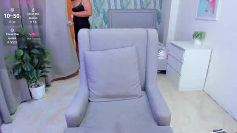 Snapshot of vavavoom_ chatting on January 19, 2025, 5:26 am Ahva online show from January 19, 2025, 5:26 am