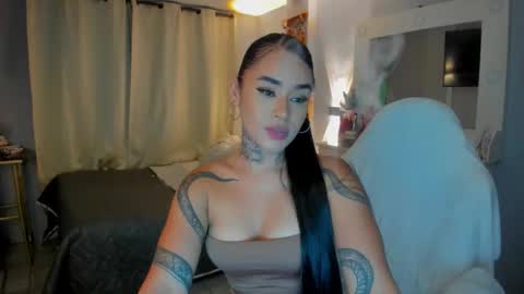 Snapshot of vayolett_bass chatting on February 10, 2026, 6:06 am Vayolett Bass online show from February 10, 2026, 6:06 am