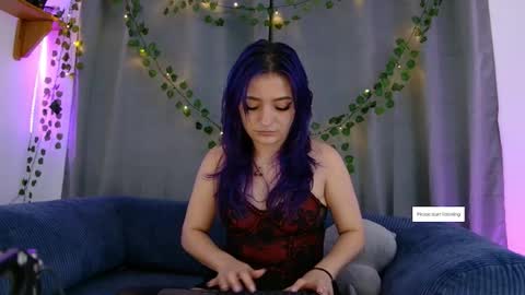 Vayolett online show from December 17, 2025, 1:33 am