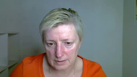 vea_motty online show from November 11, 2025, 10:37 am