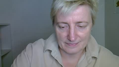 vea_motty online show from November 13, 2025, 8:08 pm