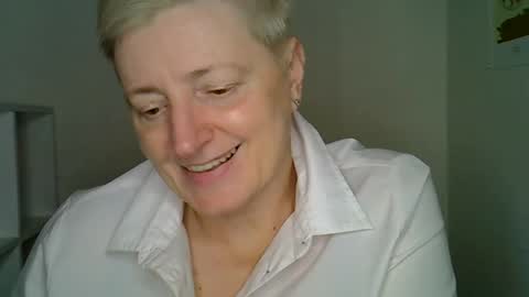 vea_motty online show from December 19, 2025, 2:46 pm