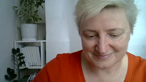 vea_motty online show from April 22, 2026, 8:28 am