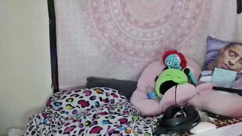 Snapshot of veelehanex3 chatting on December 29, 2024, 7:43 pm Veronica Lehane online show from December 29, 2024, 7:43 pm