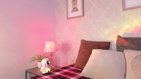 Vee Simons online show from October 25, 2025, 7:41 pm