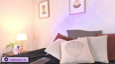 Vee Simons online show from January 31, 2026, 7:56 pm