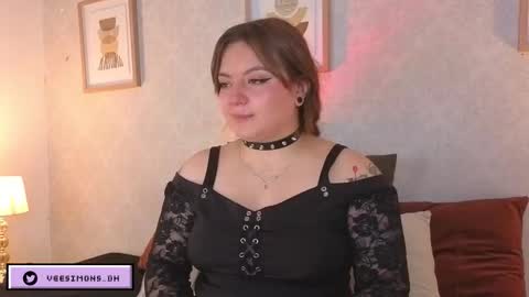 Vee Simons online show from February 6, 2026, 8:34 pm