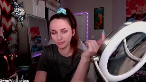 Snapshot of veeweatherbee chatting on February 17, 2026, 1:13 am Violet Weatherbee online show from February 17, 2026, 1:13 am