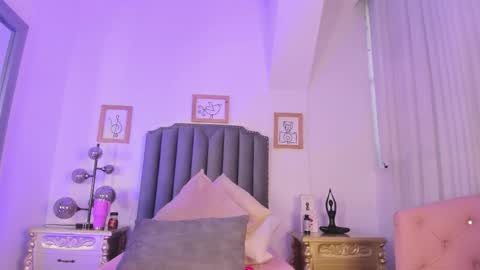 Snapshot of vega__16 chatting on September 24, 2025, 11:46 am online show from September 24, 2025, 11:46 am