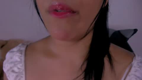 Snapshot of veky_saliva01 chatting on October 19, 2025, 10:43 pm camila online show from October 19, 2025, 10:43 pm