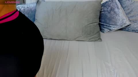 VeleryWOW online show from December 20, 2024, 5:08 pm