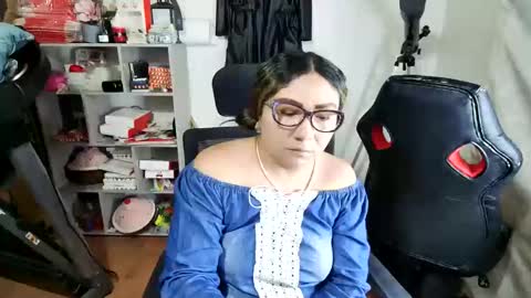 Im VelaI will be Christmas and New Year with my family December 22 to January 13 I will miss you guys. online show from April 11, 2026, 4:28 am