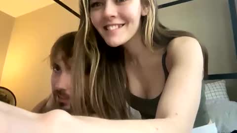 velmaxshaggy online show from March 5, 2025, 8:10 pm