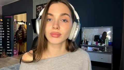 Nia online show from March 29, 2026, 3:01 pm